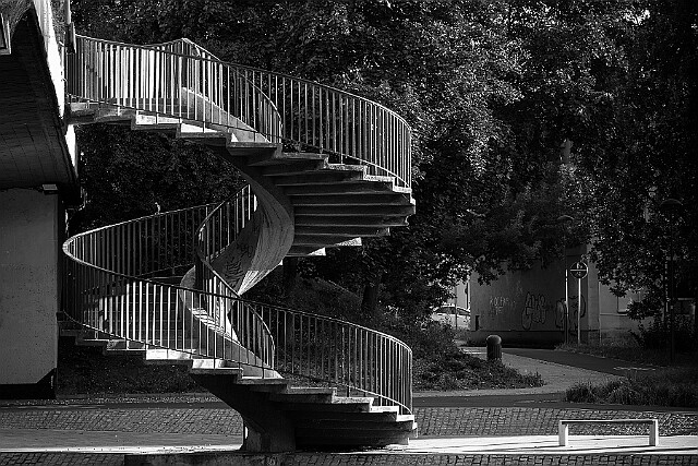 Kręcone schody przy Moście Bernardyńskim null