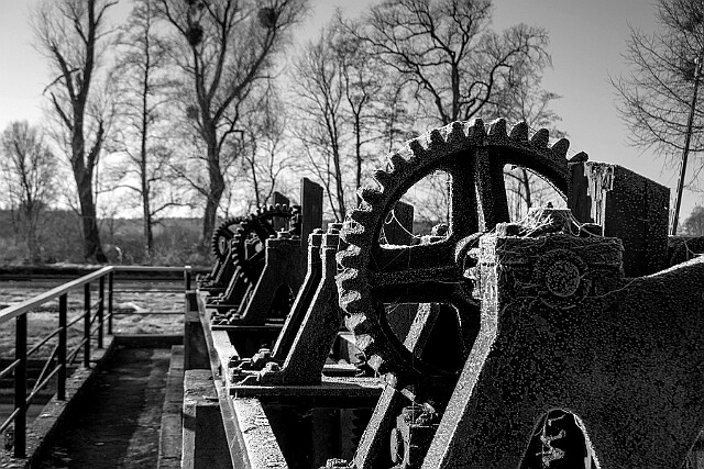 Maszyneria jazu null